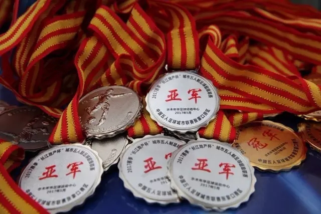 阿德尔曼确认斯潘塞-琼斯因腿筋伤势缺席今晚比赛